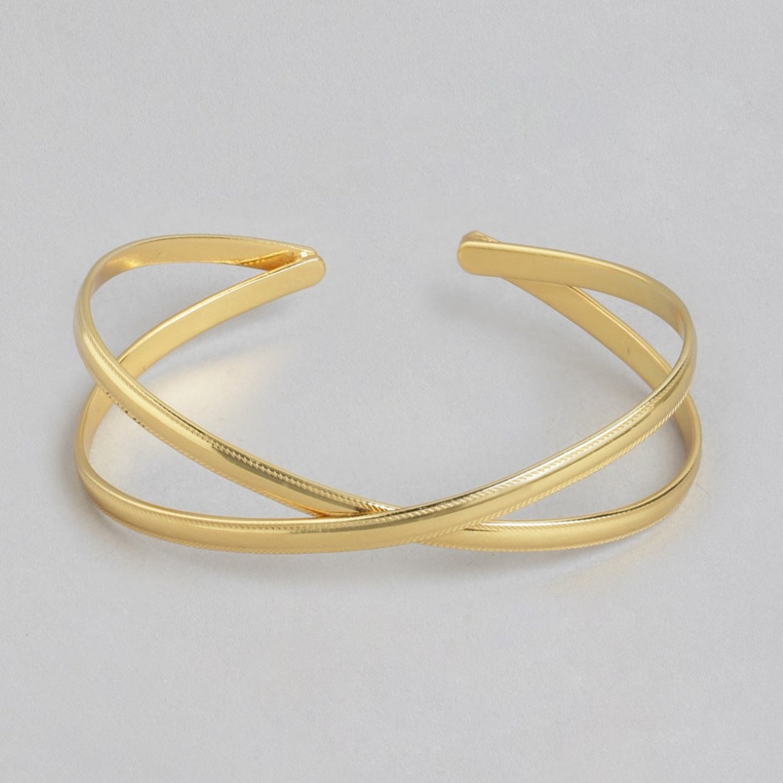 Infinite Radiance Gold-Plated 925 Sterling Silver Bracelet with Infinity Pattern