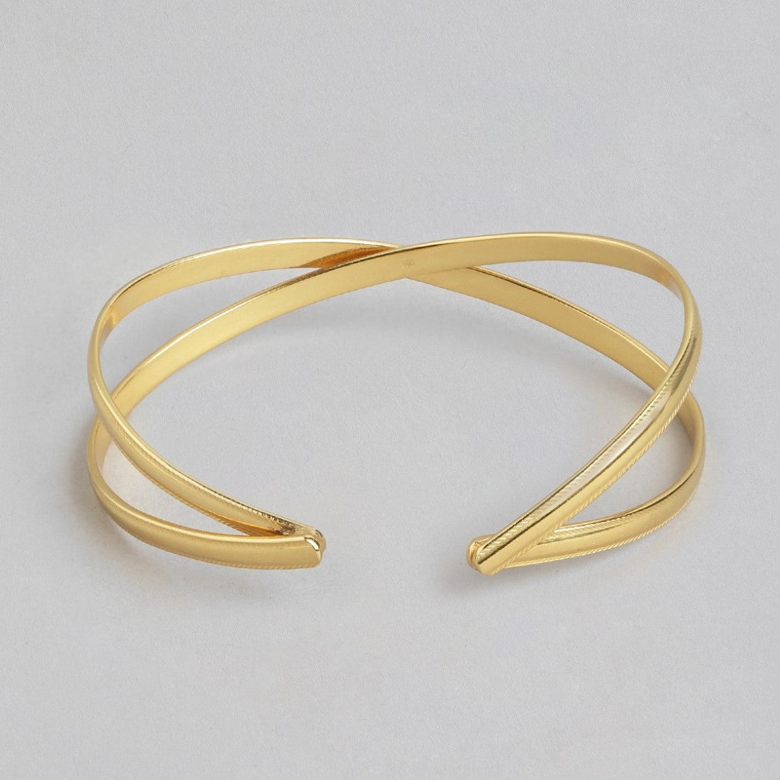 Infinite Radiance Gold-Plated 925 Sterling Silver Bracelet with Infinity Pattern