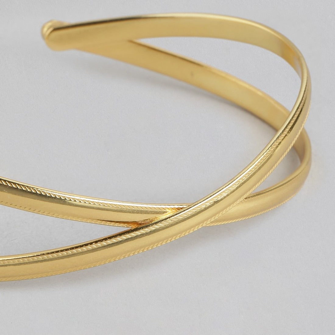 Infinite Radiance Gold-Plated 925 Sterling Silver Bracelet with Infinity Pattern