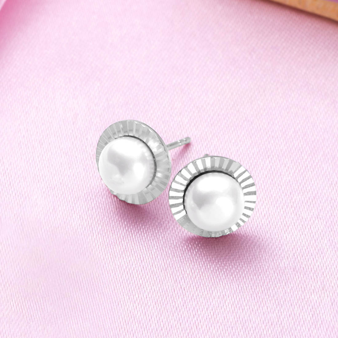 Pearlescent Radiance Rhodium-Plated 925 Sterling Silver Earrings