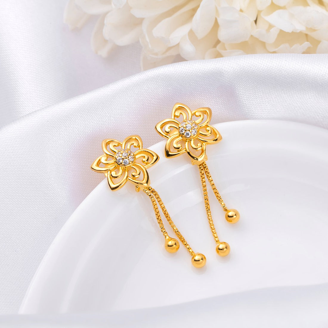 Golden Petals 925 Sterling Silver Gold-Plated Flower Earrings