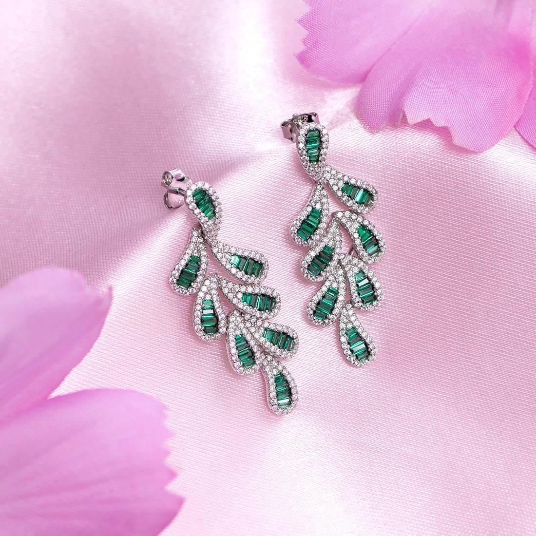 Elegant Leaf Pattern Rhodium Plated 925 Sterling Silver Stud Earrings