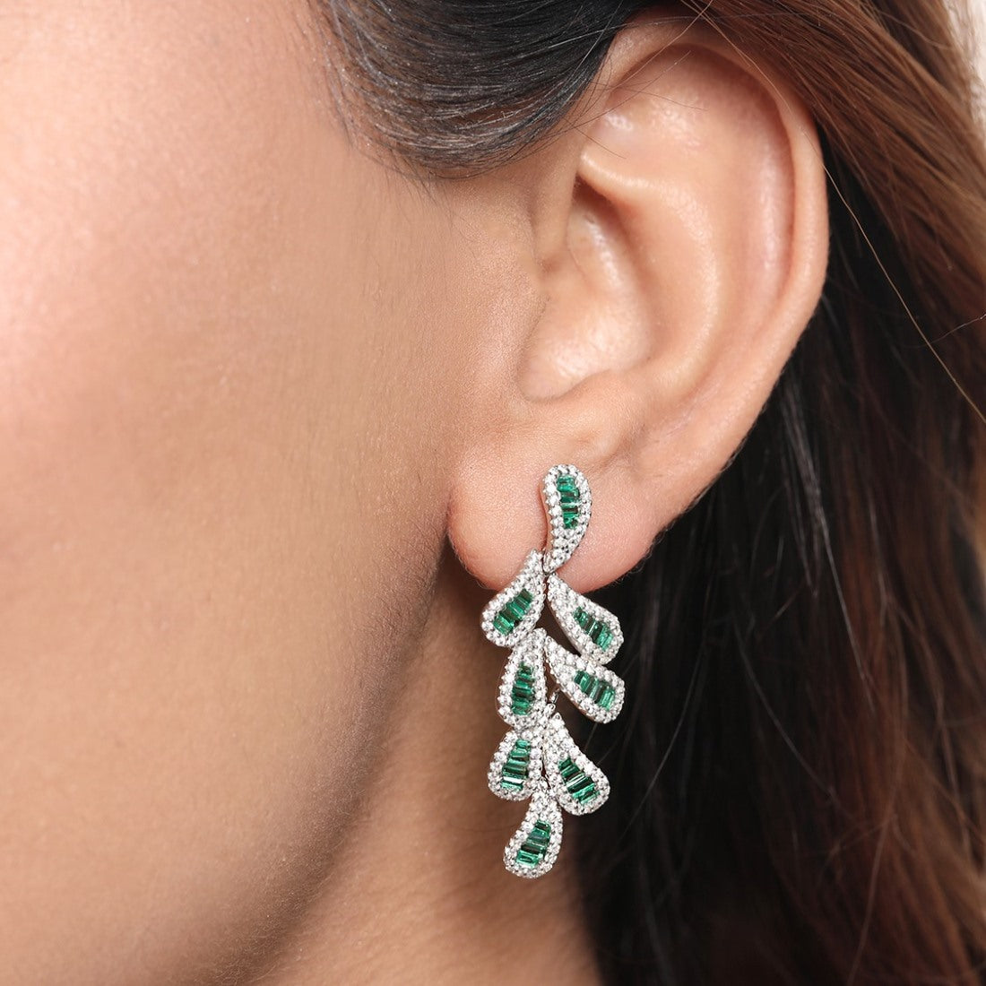 Elegant Leaf Pattern Rhodium Plated 925 Sterling Silver Stud Earrings