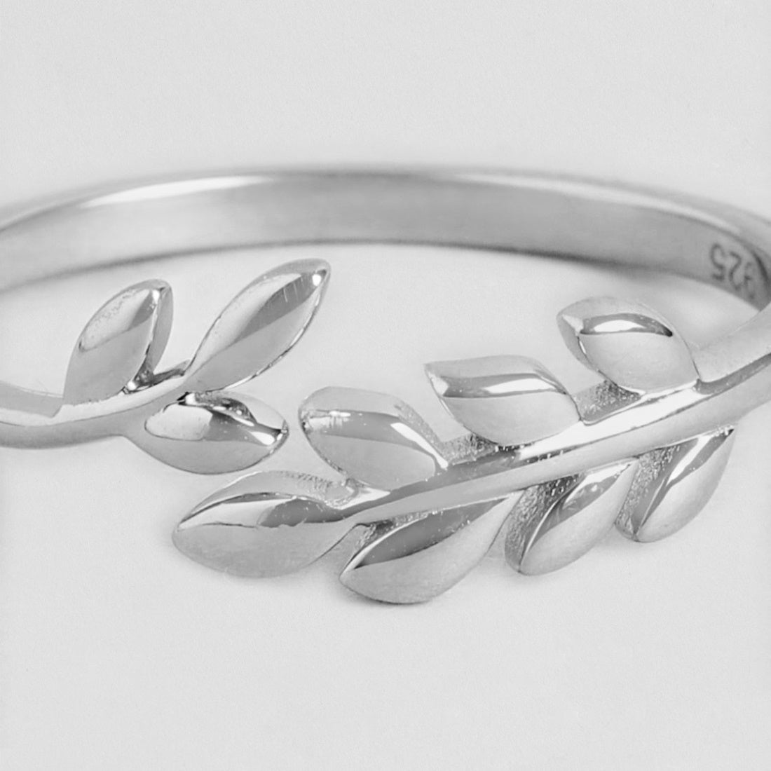 Graceful Rhodium Plated 925 Sterling Silver Leaf Ring