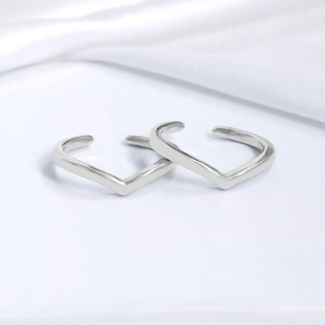 Sleek V-Shaped Rhodium-Plated 925 Sterling Silver Toe Rings